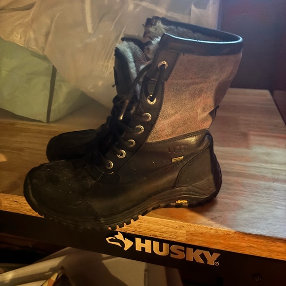 Very well worn out boots UGG Adirondack - Picture 3 of 6